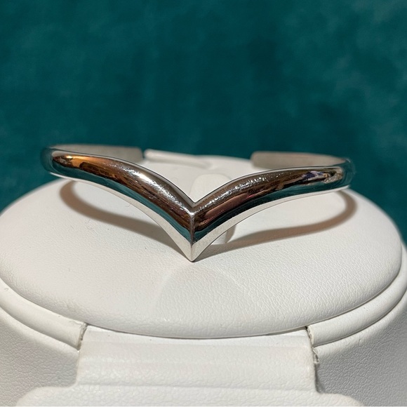 Avon Jewelry Vintage Avon V Shaped Cuff Bracelet Poshmark